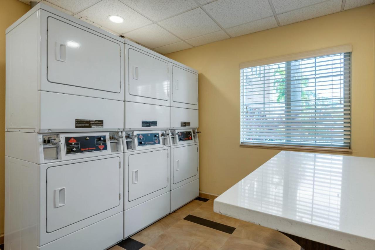 Candlewood Suites Fort Myers Interstate 75 By Ihg Exterior photo
