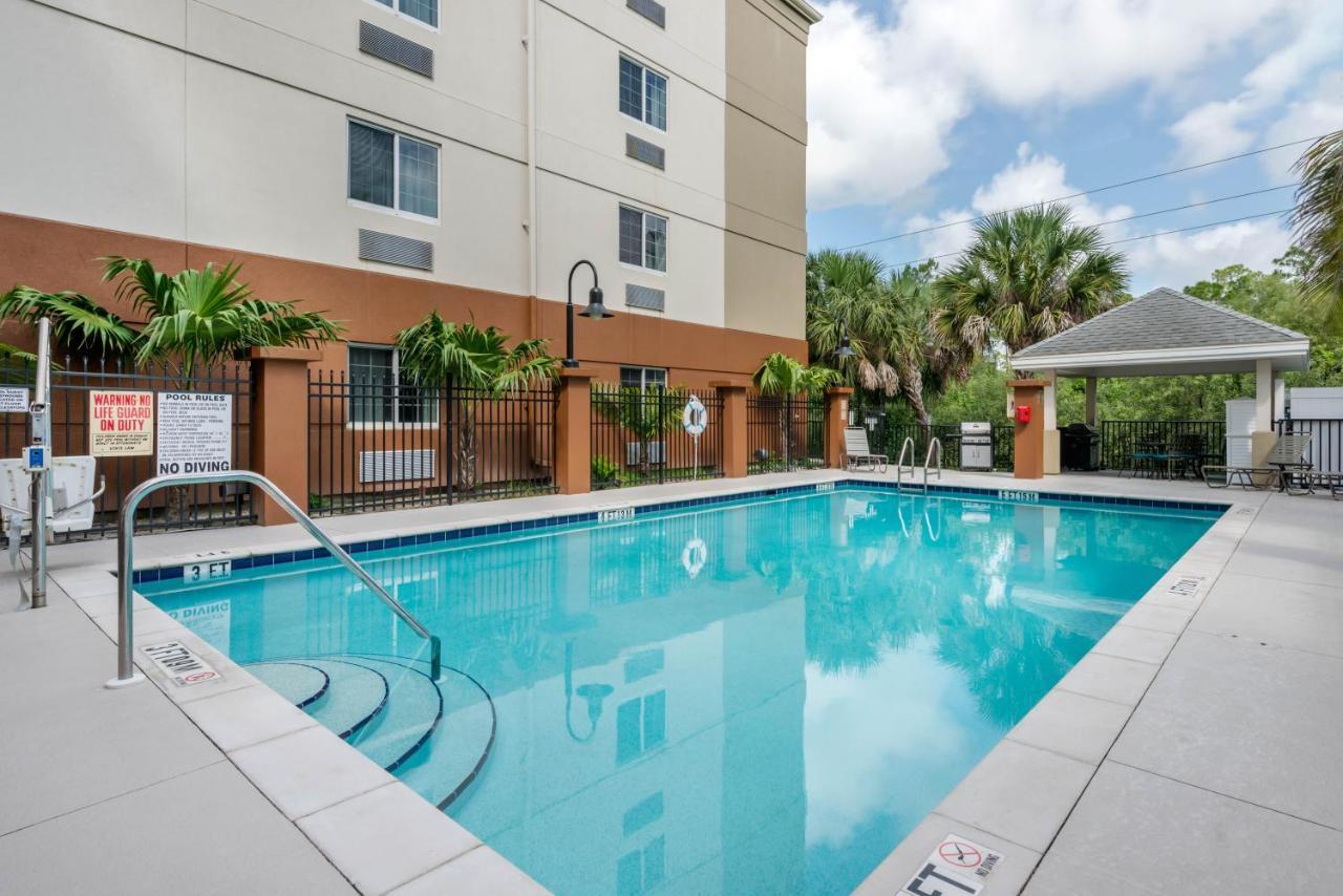 Candlewood Suites Fort Myers Interstate 75 By Ihg Exterior photo