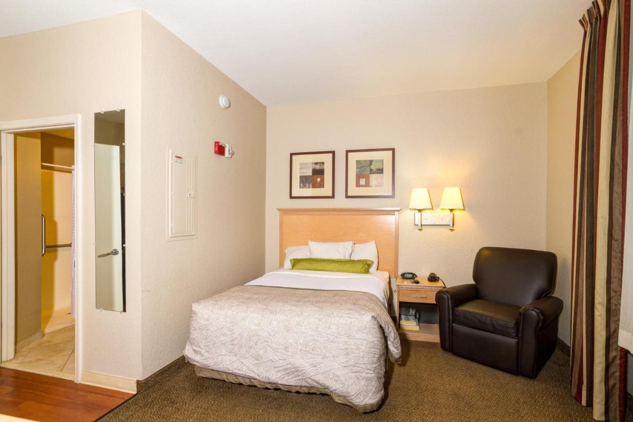 Candlewood Suites Fort Myers Interstate 75 By Ihg Exterior photo